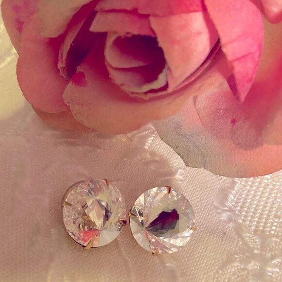 Swarovski zirconium Stud Pierce Earrings - Picture 1 of 5